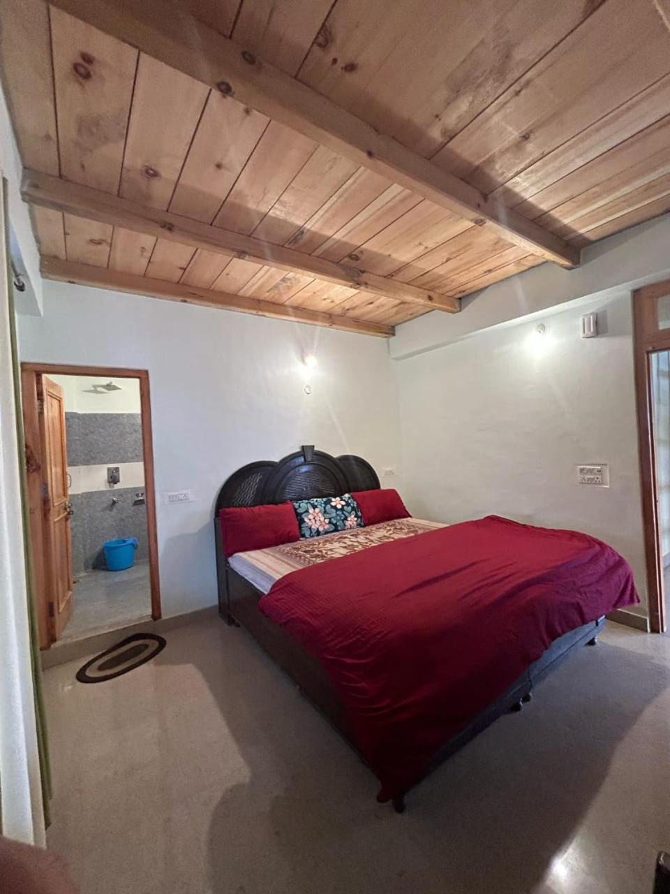 New Brahma Cafe Guest House Kalgha Room photo